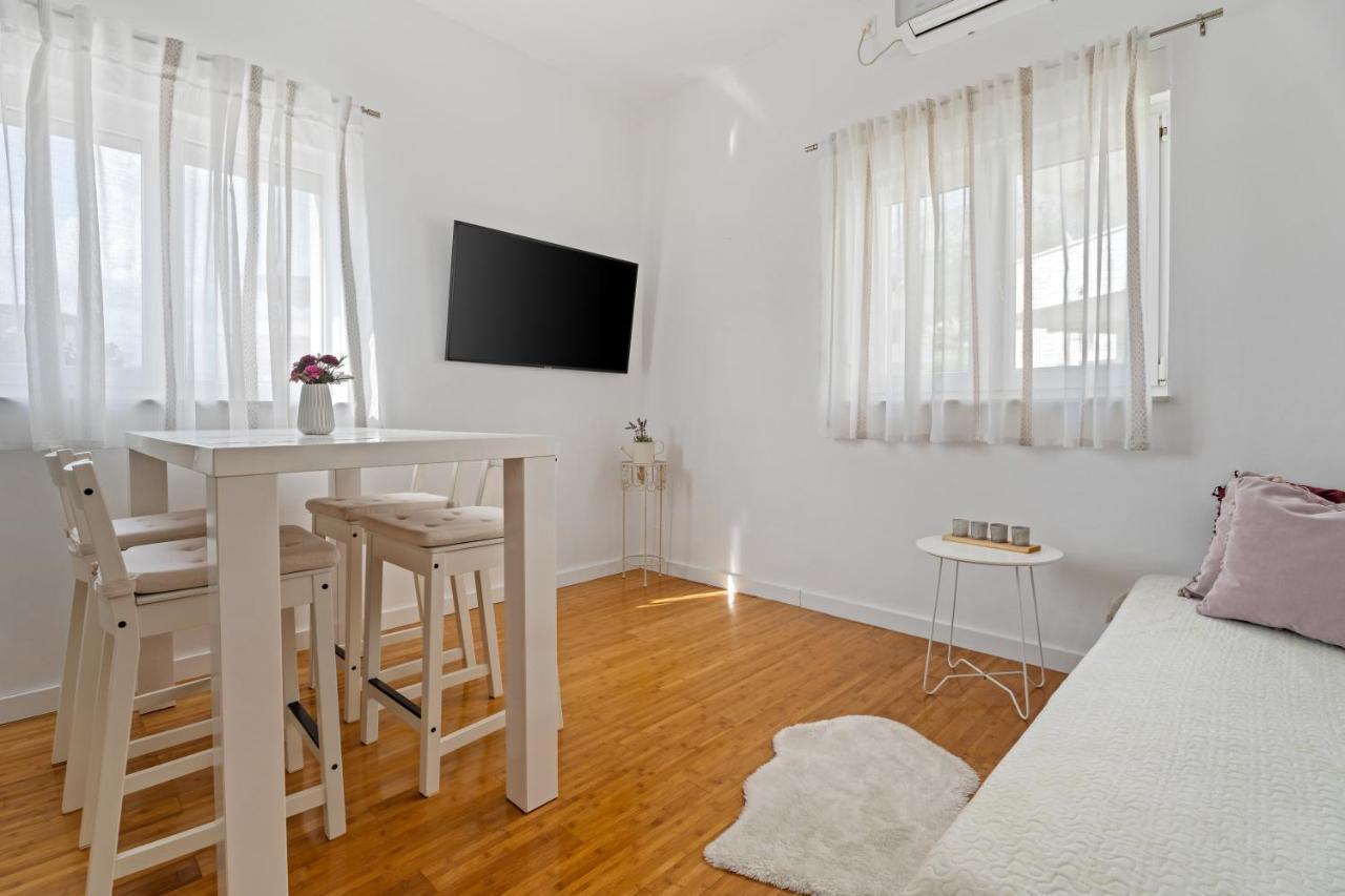 Apartments Dante 珀德垂那 外观 照片